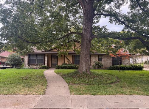 924 Forest Glen Dr, DeSoto, TX, 75115-3823 | Card Image