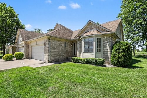 70-50829 Raintree Circle, Chesterfield Township, MI, 48047 | Card Image