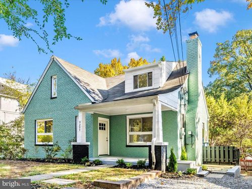 8203 Greenwood Ave, TAKOMA PARK, MD, 20912-6836 | Card Image