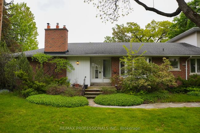 88 Valecrest Dr, House other with 4 bedrooms, 2 bathrooms and 4 parking in Etobicoke ON | Image 11