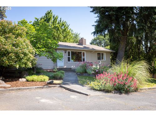 1379 Tucker Rd, Hood River, OR, 97031-8607 | Card Image