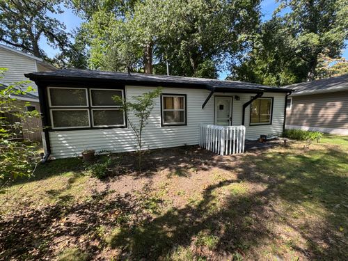 14417 Pinewood Dr, New Buffalo, MI, 49117-9136 | Card Image