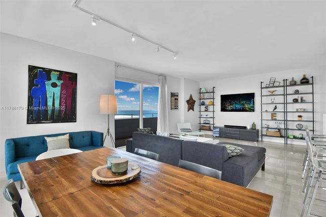 PHH - 9225 Collins Ave, Condo with 3 bedrooms, 3 bathrooms and null parking in Surfside FL | Image 9