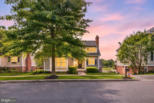 435 Fairmont Dr, CHESTER SPRINGS, PA, 19425-3657 | Card Image