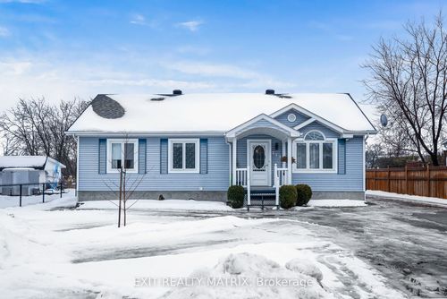 213 Longueuil St, L'orignal, ON, K0B1K0 | Card Image