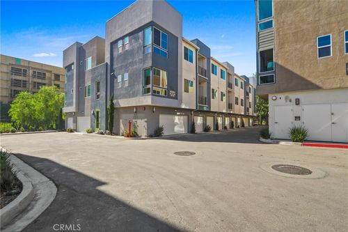 305-960 N N Tangent Privado, Ontario, CA, 91764-8917 | Card Image