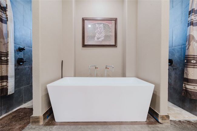 161 Hcr 1150, House other with 3 bedrooms, 3 bathrooms and null parking in Blum TX | Image 19