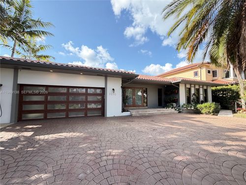 3200 Ne 165th St, North Miami Beach, FL, 33160-3834 | Card Image