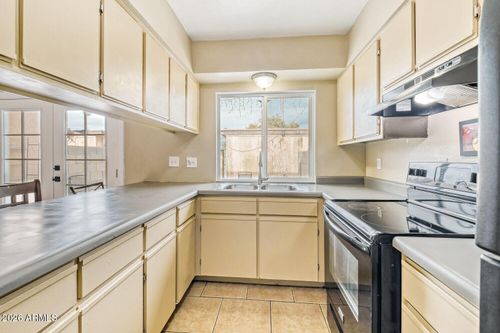 39-4625 W Thomas Rd, Phoenix, AZ, 85031-3740 | Card Image