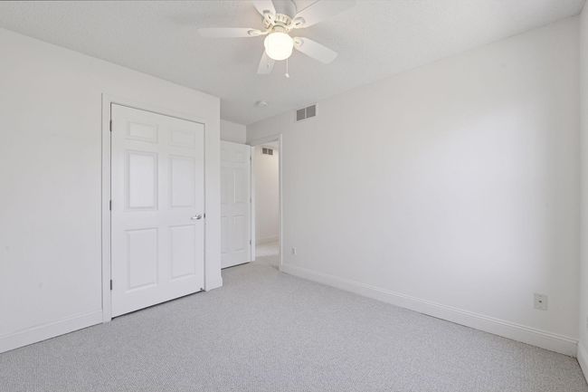 5710 Village Trl, Townhouse with 3 bedrooms, 3 bathrooms and null parking in Mound MN | Image 33
