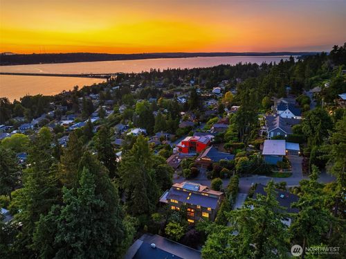 6819 Se 32nd St, Mercer Island, WA, 98040-2555 | Card Image