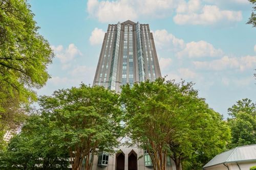 309-2870 Pharr Court South Nw, Atlanta, GA, 30305-2100 | Card Image