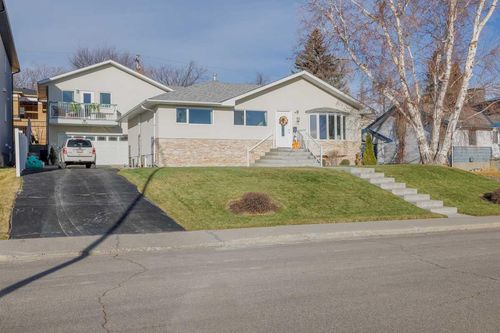25 Highwood Pl Nw, Calgary, AB, T2K2B9 | Card Image