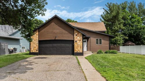 337 9 1/2 St N, Sauk Rapids, MN, 56379-2227 | Card Image