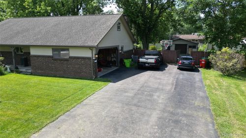 24960 Trombley St, Harrison Township, MI, 48045-3381 | Card Image