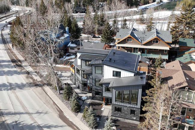 510 8th Avenue, Home with 3 bedrooms, 3 bathrooms and 2 parking in Canmore AB | Image 2