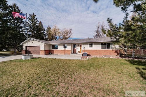 750 S Milton Ave, Shelley, ID, 83274-4800 | Card Image