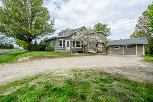 5915 Pipestone Rd, Eau Claire, MI, 49111-9430 | Card Image
