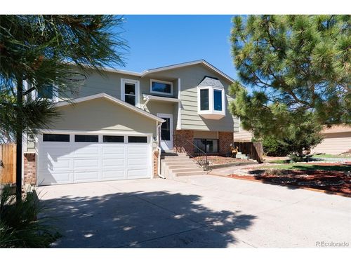 981 Oakwood Dr, Castle Rock, CO, 80104-1634 | Card Image