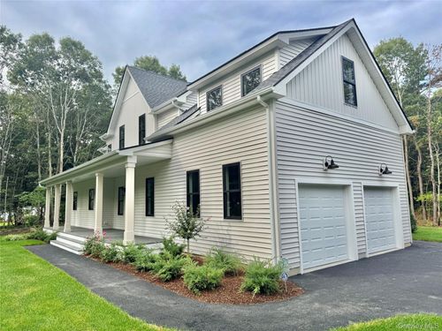 122 Dayton Ave, Manorville, NY, 11949-2009 | Card Image