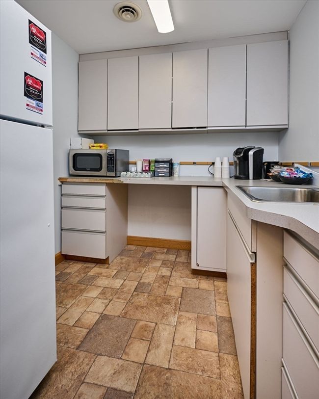 1 Burnham St, Home with 0 bedrooms, 4 bathrooms and 40 parking in Turners Falls MA | Image 9