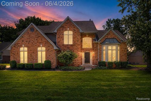 1297 Almond Dr, Troy, MI, 48098-2067 | Card Image
