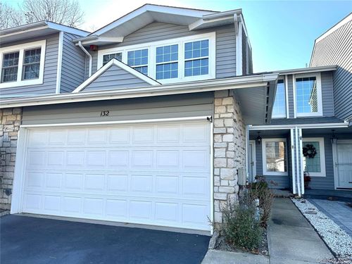 132 Fairfield Dr, Holbrook, NY, 11741-2855 | Card Image