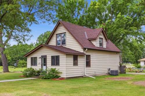 11 Wood St N, Mora, MN, 55051-1344 | Card Image