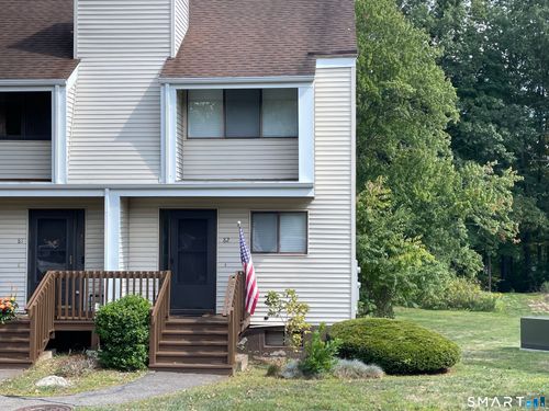 82-82 Spice Hill Dr, Wallingford, CT, 06492-4329 | Card Image