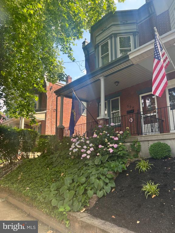 526 Arthur St, Pending in Philadelphia - eXp Realty