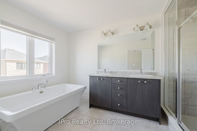 11 Moss Dr, House other with 4 bedrooms, 3 bathrooms and 1 parking in Cambridge ON | Image 8