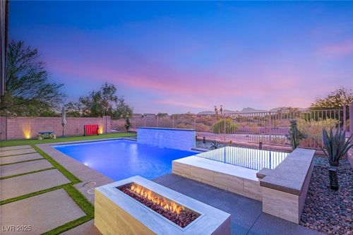 8129 Bay Colony St, Las Vegas, NV, 89131-6707 | Card Image