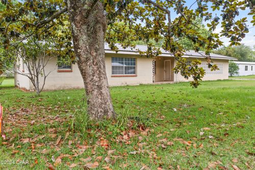 893 8th St, Chipley, FL, 32428-2433 | Card Image