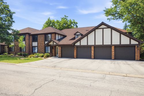 6-5804 Doe Circle, Westmont, IL, 60559 | Card Image