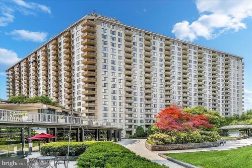 715n-5225 Pooks Hill Rd, BETHESDA, MD, 20814-6749 | Card Image