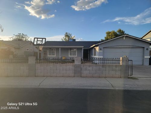 8840 W Whitton Ave, Phoenix, AZ, 85037-2643 | Card Image