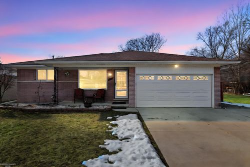 31331 Mc Namee, Fraser, MI, 48026-2792 | Card Image