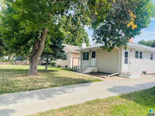 404 S Chicago Ave, Sioux Falls, SD, 57103-1819 | Card Image