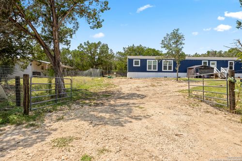 176 Hidden Valley Dr, Bandera, TX, 78003-4230 | Card Image