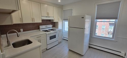 2-206 Chelsea, Boston, MA, 02128 | Card Image