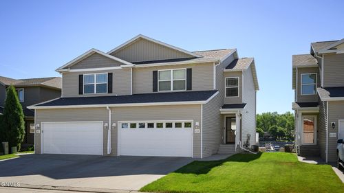 1313 Bayview Ct, Bismarck, ND, 58504-7086 | Card Image