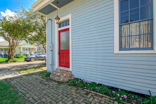 931 Evelina St, New Orleans, LA, 70114-1242 | Card Image