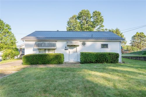 40 Viewmont Dr, Latrobe, PA, 15650 | Card Image