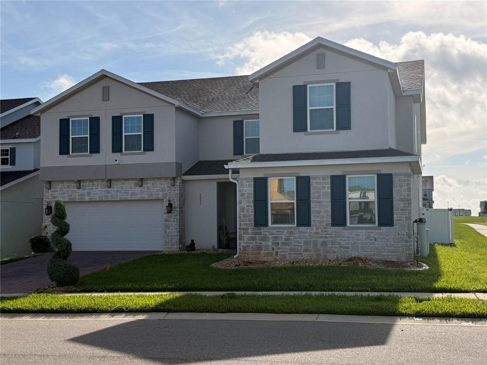 Residential in GROVELAND 2
