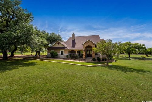 194 Mull Rd, Kerrville, TX, 78028-8393 | Card Image