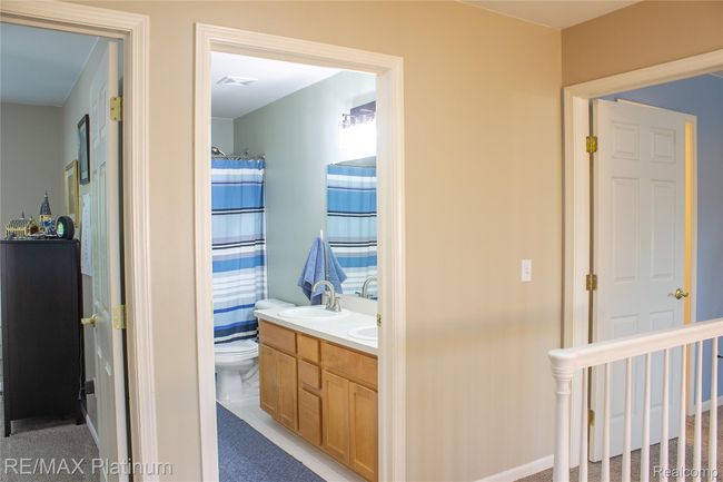 Main Bath - Two Sinks! | Image 11