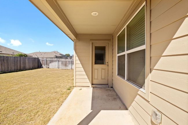 215 Silver Springs Bnd, House other with 3 bedrooms, 2 bathrooms and 2 parking in Kyle TX | Image 29