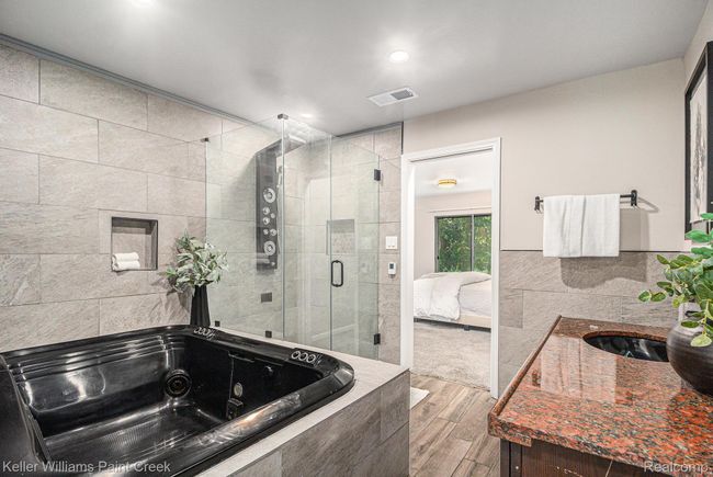 Primary Bath | Image 13