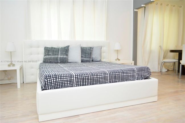 APT-5 - 1021 Euclid Ave, Condo with 0 bedrooms, 1 bathrooms and null parking in Miami Beach FL | Image 4