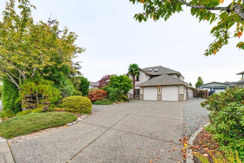 21679 52 Ave, Langley, BC, V2Y1L7 | Card Image
